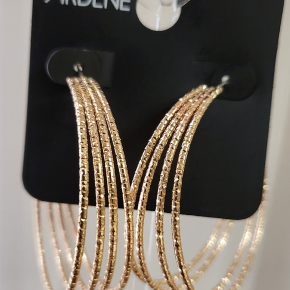 Hoop earing - Picture 5 of 6